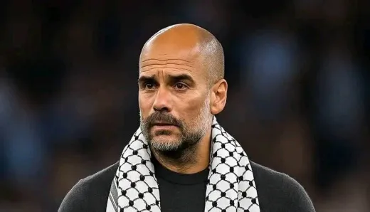Misi "Titip Pesan" Pep Guardiola: Tertangkap Kamera Beri Instruksi ke Pemain Crystal Palace Jelang Laga Penentu Lawan Arsenal