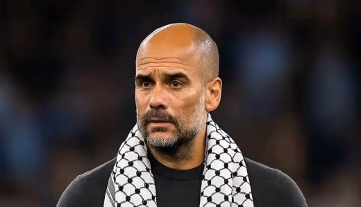Misi "Titip Pesan" Pep Guardiola: Tertangkap Kamera Beri Instruksi ke Pemain Crystal Palace Jelang Laga Penentu Lawan Arsenal