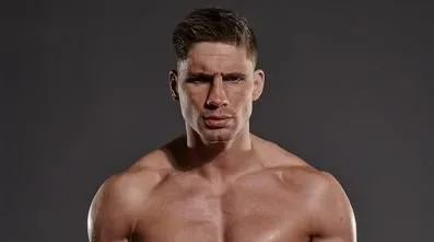 Megaduel di Kaki Piramida: DAZN Ungkap Kontras Kamp Latihan Oleksandr Usyk dan Rico Verhoeven Jelang Bentrok Akhir Pekan
