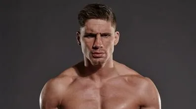 Megaduel di Kaki Piramida: DAZN Ungkap Kontras Kamp Latihan Oleksandr Usyk dan Rico Verhoeven Jelang Bentrok Akhir Pekan