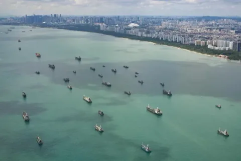 Konflik Timur Tengah Menguntungkan Pedagang Komoditas Singapura: Dari Minyak hingga Kopi