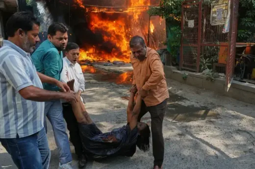Kebakaran Gedung di New Delhi Tewaskan 18 Orang, WNA Pasien Medis Jadi Korban