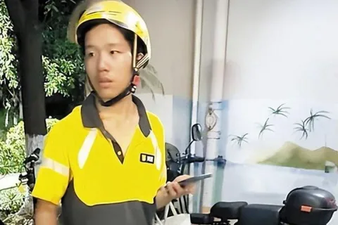 Kisah Tang Wei: Remaja 19 Tahun Tidur di Bawah Jembatan Demi Biaya Kuliah