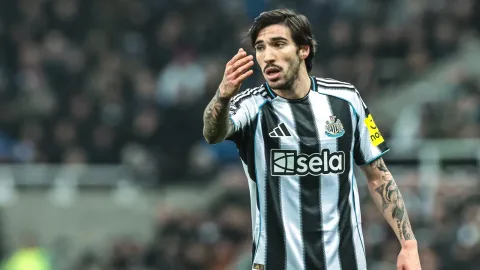 Newcastle Incar Gelandang Monaco Lamine Camara sebagai Suksesor Tonali