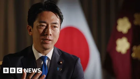 Jepang di Persimpangan: Menteri Pertahanan Dorong Revisi Konstitusi Pasifis demi Cegah Perang