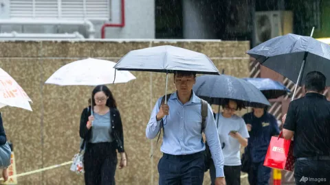 Hong Kong Terendam: Sinyal Hujan Hitam Dipasang, Sekolah Tutup