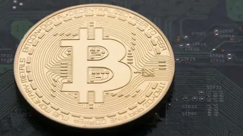 Bitcoin Terjun 5,3% ke US$62.351: Sinyal The Fed dan Arus Keluar ETF Pukul Sentimen Pasar