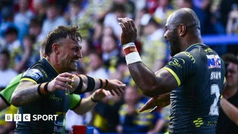Hattrick Sivo Antar Leeds Puncaki Super League, Warrington Tumbang di Kandang