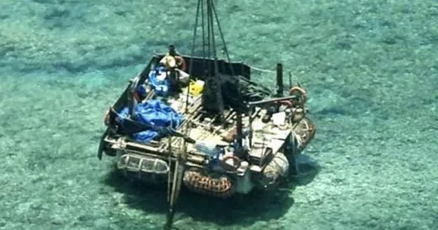 China Tarik Struktur dari Karang Scarborough: Eskalasi atau Deeskalasi di Laut China Selatan?