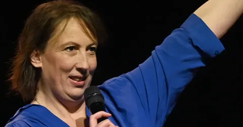 Miranda Hart: Fame Tak Berarti, Kesehatan dan Kebahagiaan Lebih Penting