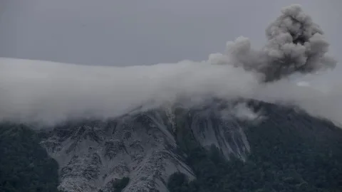 Status Siaga Gunung Awu: Radius Bahaya 4 Km, Warga Diimbau Waspada