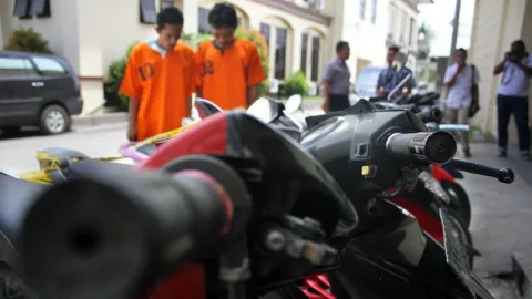 Motor Anggota Kopassus Raib di Cakung, Polisi Bekuk Dua Pelaku dalam Hitungan Jam