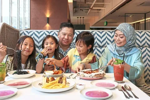 Mengelola 30 Restoran dan Tiga Anak: Strategi Datuk Najib Jaga Keseimbangan Keluarga-Bisnis