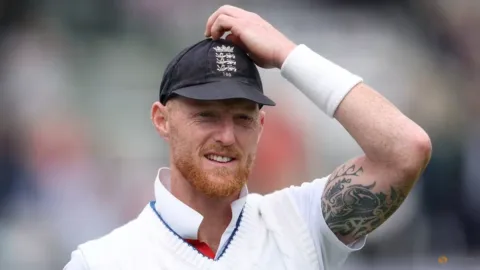 Stokes Kembali Pimpin Inggris di Tes Ketiga Setelah Skandal Disiplin