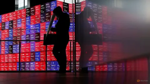 Pasar Asia Melemah, Minyak Menguat: Ketegangan Timur Tengah dan Sinyal The Fed Membayangi