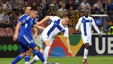 Persib Bandung Dikabarkan Sepakat Rekrut Luka Menalo, Eks Rekan Setim Edin Dzeko