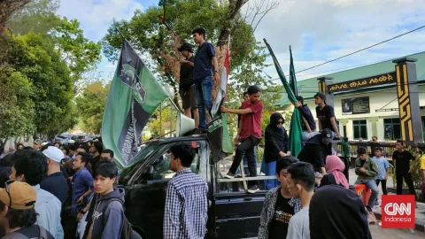 HMI Sulsel Gelar Aksi di Makassar, Desak Evaluasi Kinerja Kabinet Prabowo-Gibran