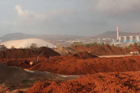 Transisi Energi Berbiaya Lingkungan: Tambang Nikel Indonesia di Persimpangan Jalan