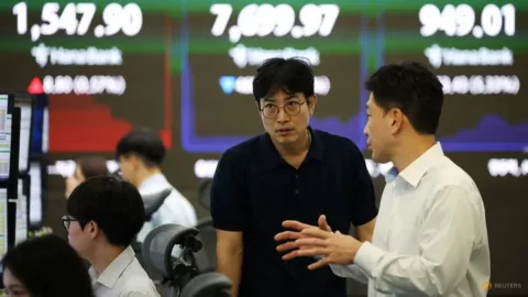 KOSPI Anjlok 10% dalam Sehari, Saham Teknologi Korea Terpukul Keras