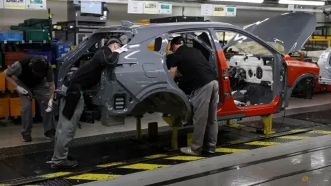 Nissan Hentikan Pengembangan Qashqai Listrik, Fokus ke Hybrid di Tengah Tekanan Biaya