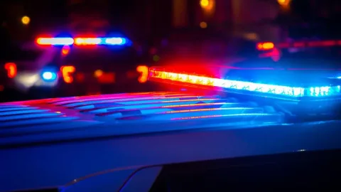 Mobil Patroli Polisi Dibacok OTK di Bundaran HI, Dua Unit Ringsek
