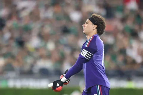 Ochoa Tutup Babak Epik: Enam Piala Dunia, Satu Dedikasi Tanpa Batas