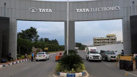 Data Pabrik iPhone di India Bocor: Rahasia Apple dan Tesla Terkuak