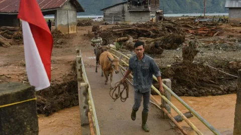 Swadaya Warga Aceh Dihalangi: Jalan Darurat Ditutup, Pemerintah Dinilai Sewenang-wenang