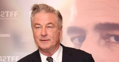 Alec Baldwin Kembali ke Layar Lebar lewat Thriller 'Panic Button'