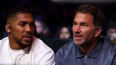 Pertarungan Joshua vs Fury Terancam Pindah ke AS: Hearn Buka Suara