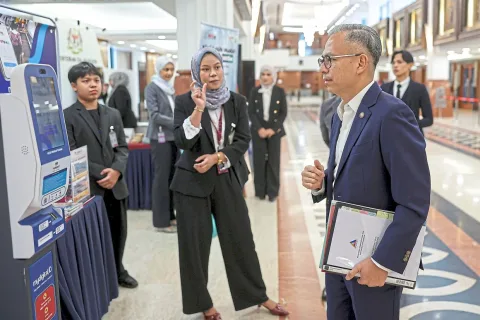 Malaysia Mewajibkan Verifikasi Usia Berbasis Dokumen Resmi untuk Lindungi Anak di Media Sosial