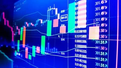 IHSG Terjun Bebas ke 5.883, Asing Jual Rp1,23 Triliun, Rekomendasi Saham SCMA hingga BFIN
