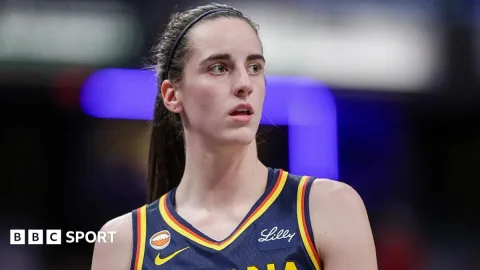 Pelatih Indiana Fever Murka: Wasit Biarkan Aksi Berbahaya pada Caitlin Clark