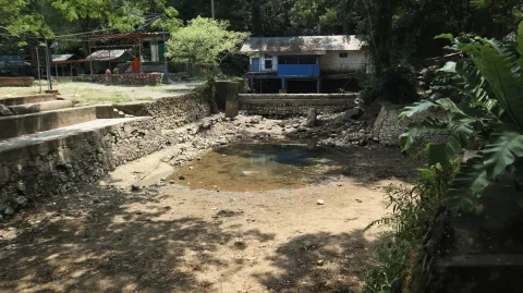 Krisis Air Bersih di Aceh Besar: Ketika Karst Tak Lagi Mampu Menyimpan Air