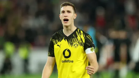 Cederanya Schlotterbeck: Dortmund Uji Kedalaman Skuad di Lini Belakang