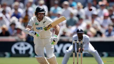 New Zealand Kokoh di Puncak, Latham dan Conway Bungkam Inggris di Trent Bridge