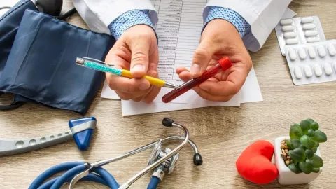 DPR Dorong AI sebagai Solusi Kekurangan Dokter: Bisakah Teknologi Menggantikan Peran Medis?