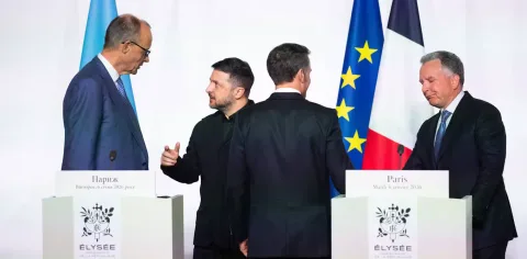 Eropa di Persimpangan: Ambisi Otonomi Strategis Terbentur Fragmentasi Internal