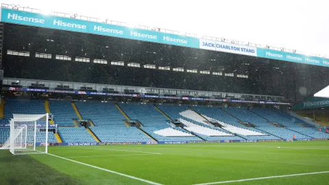 Buru Bek Kiri Porto, Leeds Siapkan Strategi Transfer Musim Panas