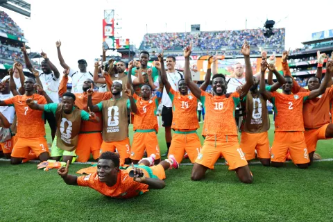 Rekor Penonton Terpecahkan: Pantai Gading, Ekuador, Belanda, Jepang, dan Swedia Lolos ke 32 Besar Piala Dunia