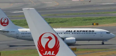 Badai Kembar Mendekat, Jepang Batalkan Lebih dari 100 Penerbangan