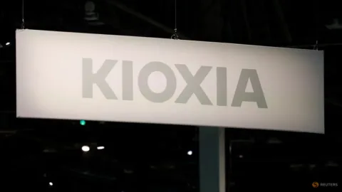 Saham Kioxia Anjlok 12%: Kekhawatiran IPO OpenAI Mengguncang Pasar Chip Asia