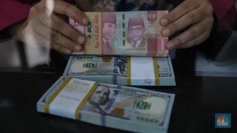 Rupiah Bangkit dari Tekanan, Ditutup Menguat Tipis di Rp17.905 per Dolar AS