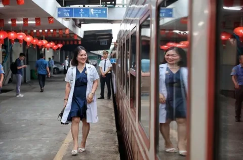 Vietnam Operasikan Kereta Khusus untuk 500 Tenaga Medis, Solusi Mobilitas di Tengah Ekspansi Rumah Sakit