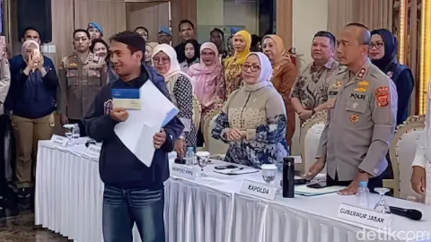 Dedi Mulyadi Salurkan Hadiah Sayembara Rp250 Juta ke Korban, Bukan ke Polisi