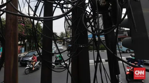 Pramono Teken Perda SJOT, Kabel Semrawut Jakarta Mulai Dibenahi