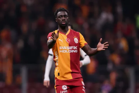 Davinson Sanchez Incar Serie A: Como Nego Bek Kolombia Bekas Tottenham