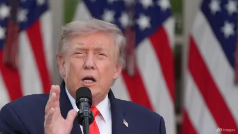 Trump Kecam Serangan Drone Iran di Selat Hormuz: Pelanggaran Gencatan Senjata yang 'Bodoh'