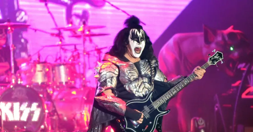 Gene Simmons: Mendekati Garis Akhir, Justru Semakin Kencang Berlari