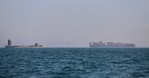 Selat Hormuz Masih Terblokir: 35 Kapal Jepang Terjebak, 800 Awak Terancam